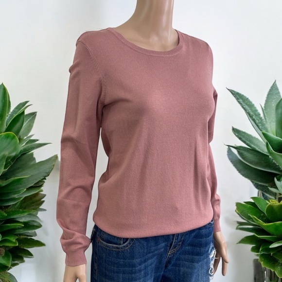 H&M Basics Dusty Rose Crewneck Pullover Sweater - Picture 3 of 16